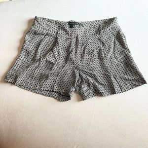 Theory Black and White Silk Print Shorts (Size 4)